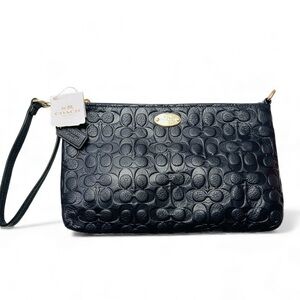 COACH SIGNATURE EMBOSSED PEBBLE LEATHER LARGE WRISTLET MIDNIGHT NWT